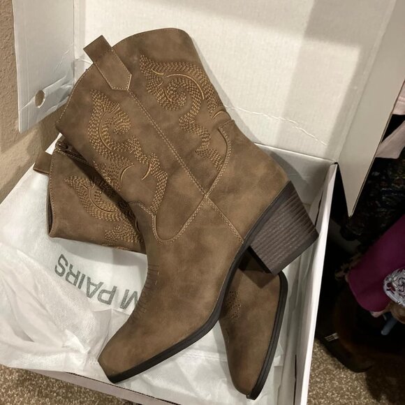 🆕Women Camel Suede leather Embroidered Country Heel Pointed Toe Cowgirl Boots - Picture 2 of 10